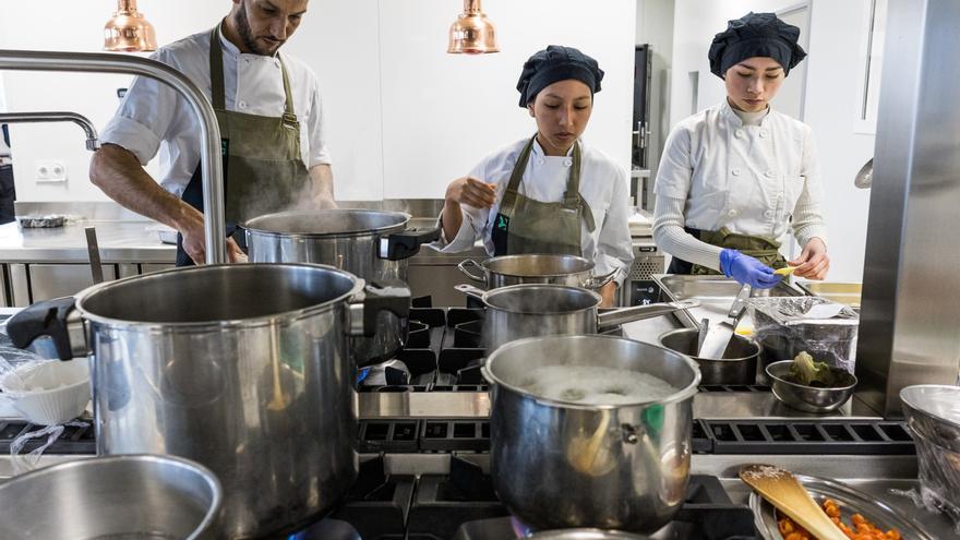 La Escuela de Hostelería de Leioa recibe un reconocimiento gastronómico: “Es un orgullo para el alumnado y el profesorado”