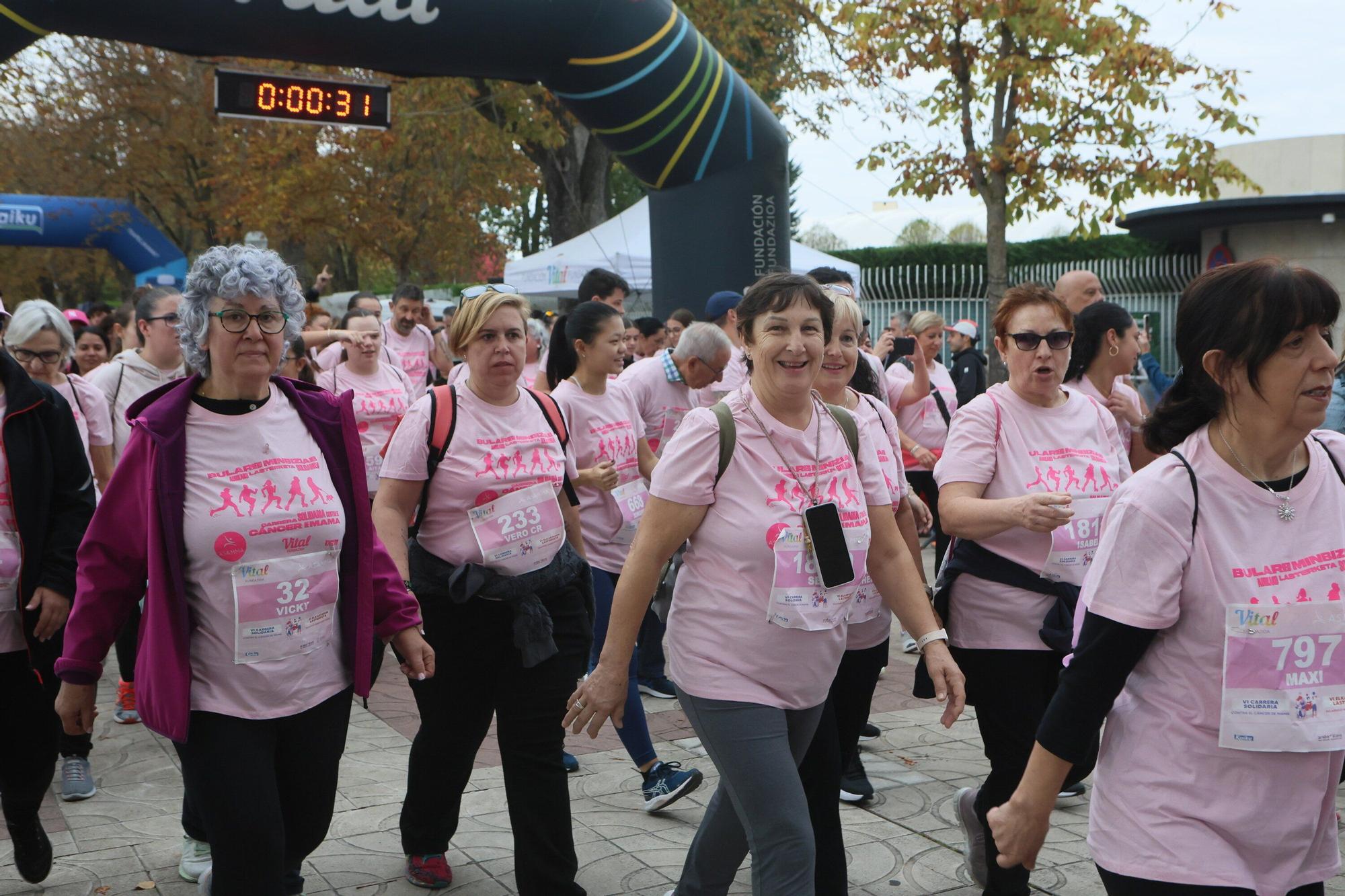En imágenes: Vitoria se vuelca con la VI Carrera Solidaria contra el Cáncer de Mama