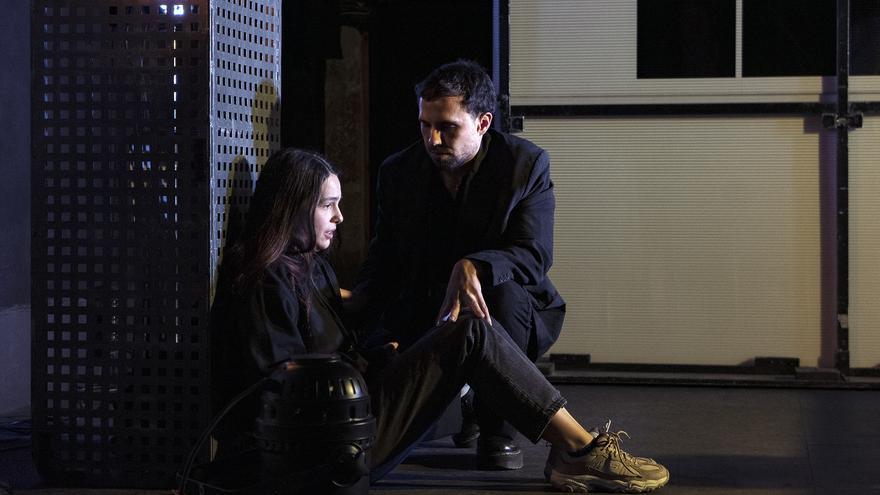 Cinco adolescentes en busca de su lugar en el mundo