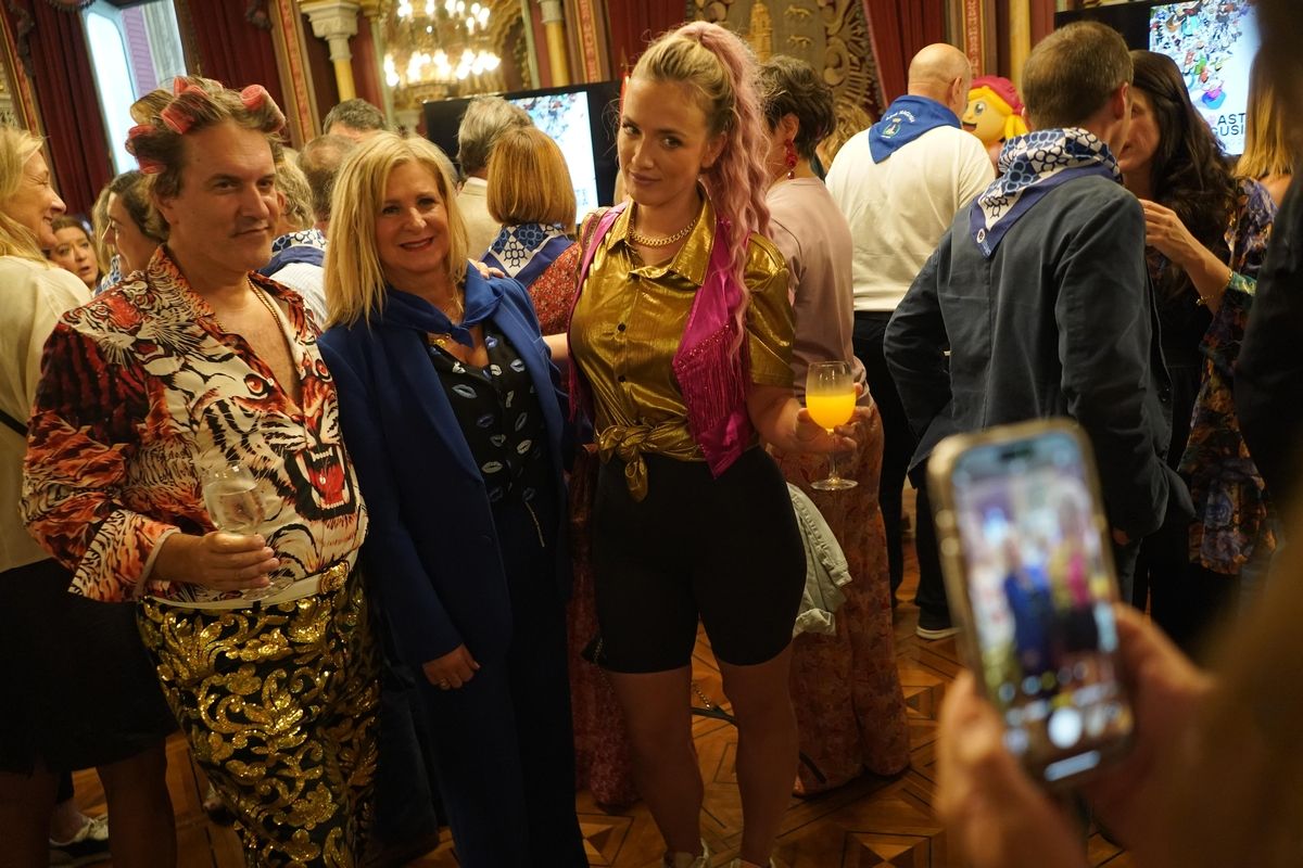 Recepción a la sociedad bilbaina en el Ayuntamiento de Bilbao