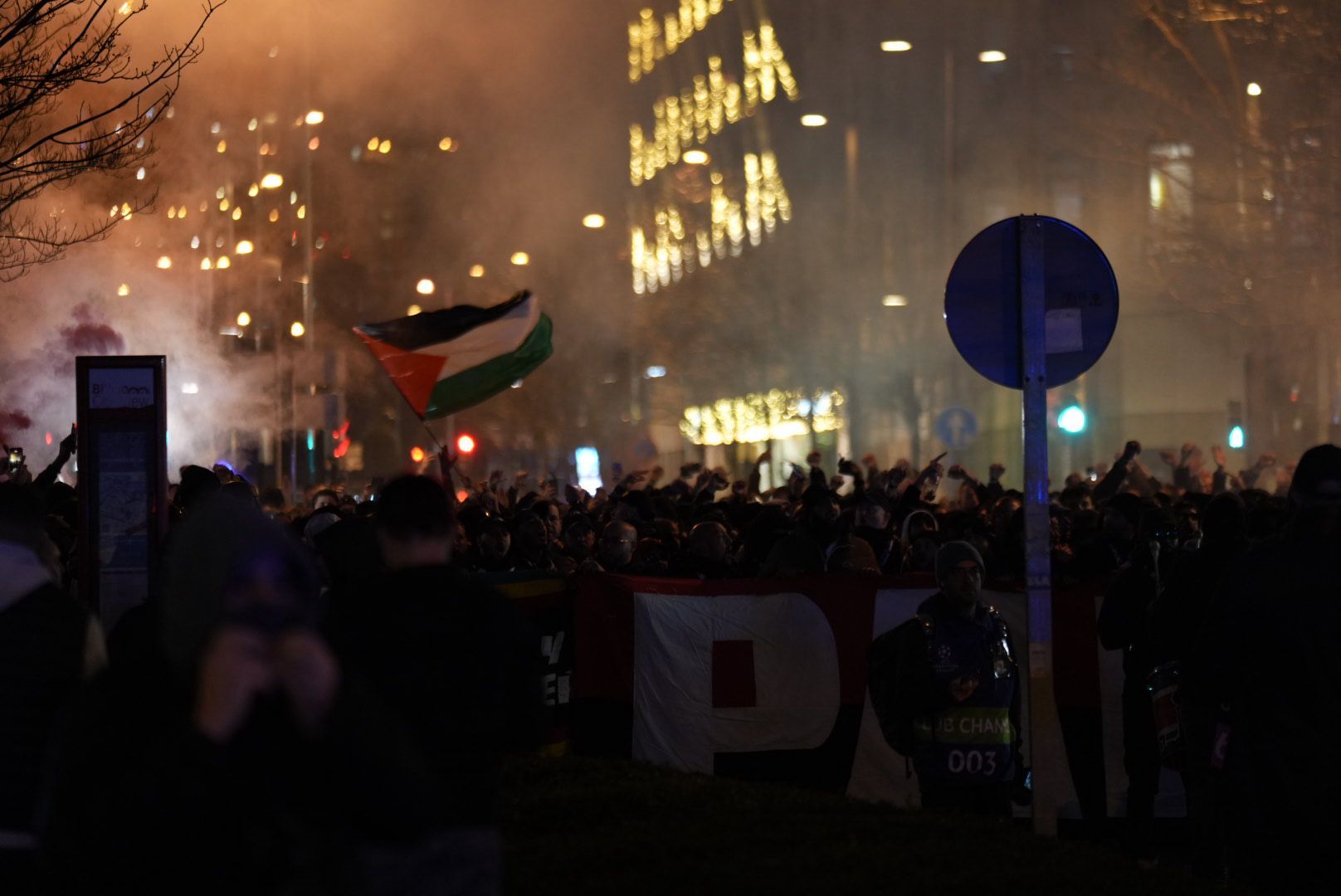 En imágenes: la afición del PSG, rumbo a San Mamés