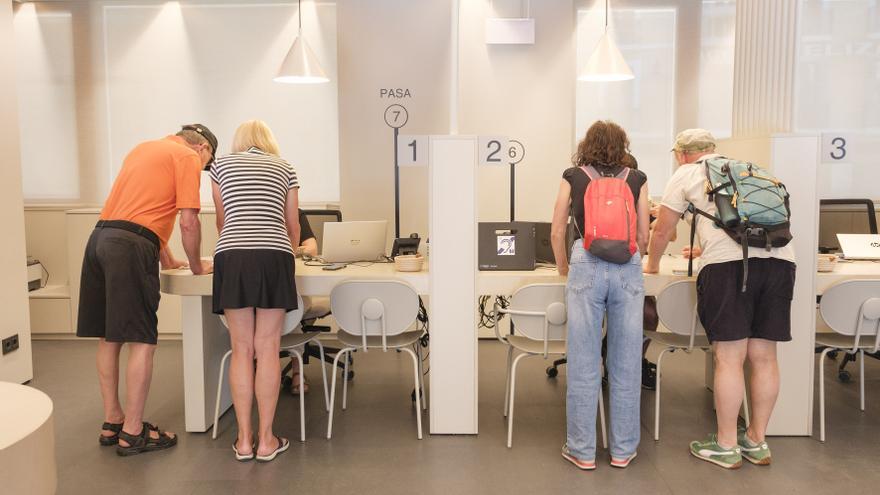 ¿Un frontón en la Oficina de Turismo de Pamplona? El nuevo diseño del local