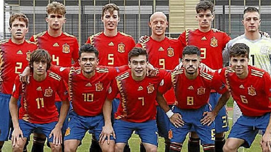 Barrenetxea, con el dorsal 7, y Pacheco, con el 5, formaron parte de la alineación titular. Fotos: sefutbol.com