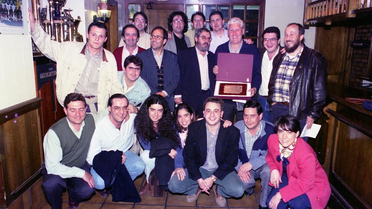 Cena de despedida de los periodistas deportivos a Paquito en 1996.