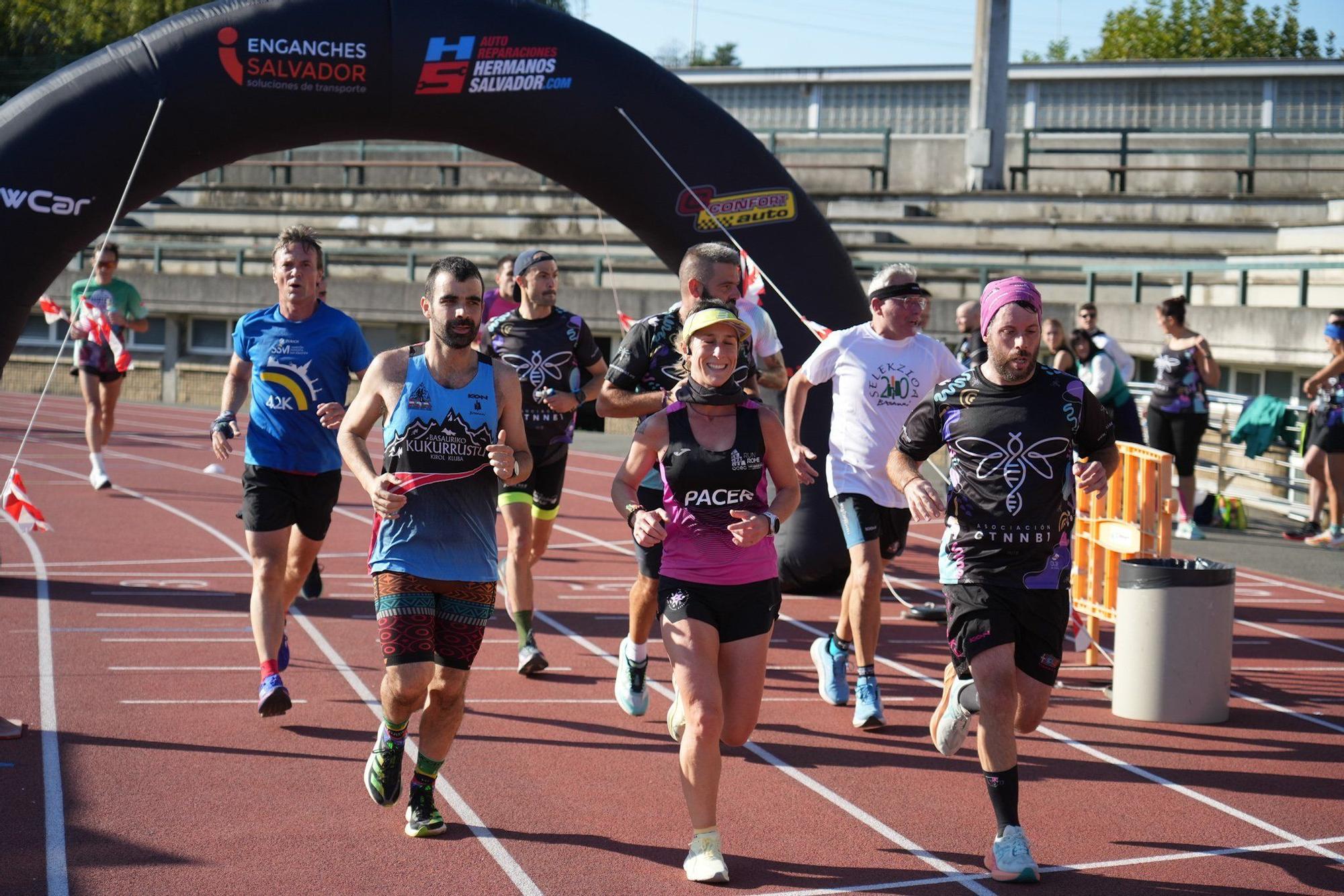 Basauri arropa a Yeray González en la final de su reto '12 maratones en 12 meses' por la asociación CNTTB1