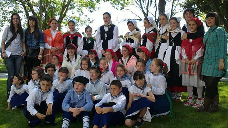 Dantzaris de medio siglo