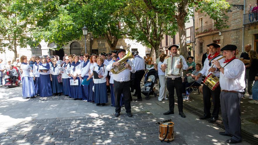 Fotos de la celebración del III Ohorezko Zaldikoa de la peña Muthiko Alaiak