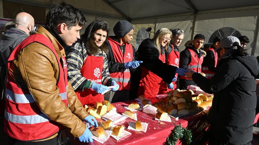 La solidaridad se sirve en porciones de roscón en Bilbao