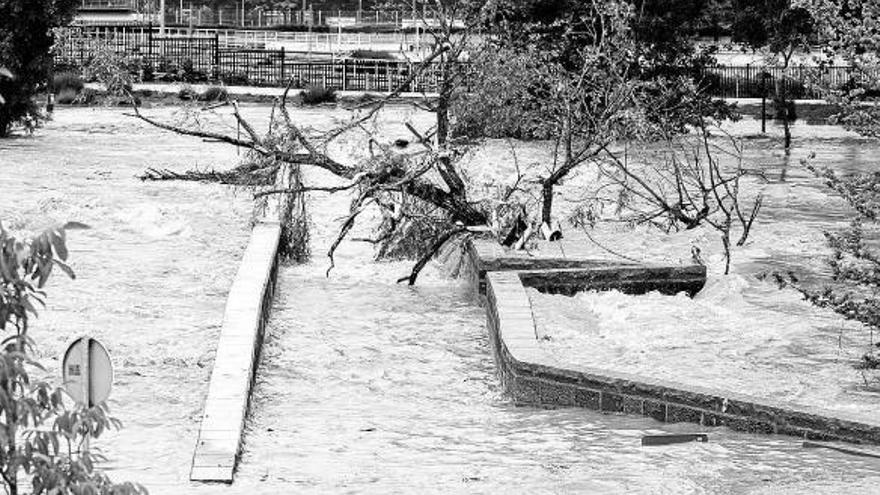 La crecida aísla San Jorge y Chantrea dejándolos sin conexión con Pamplona