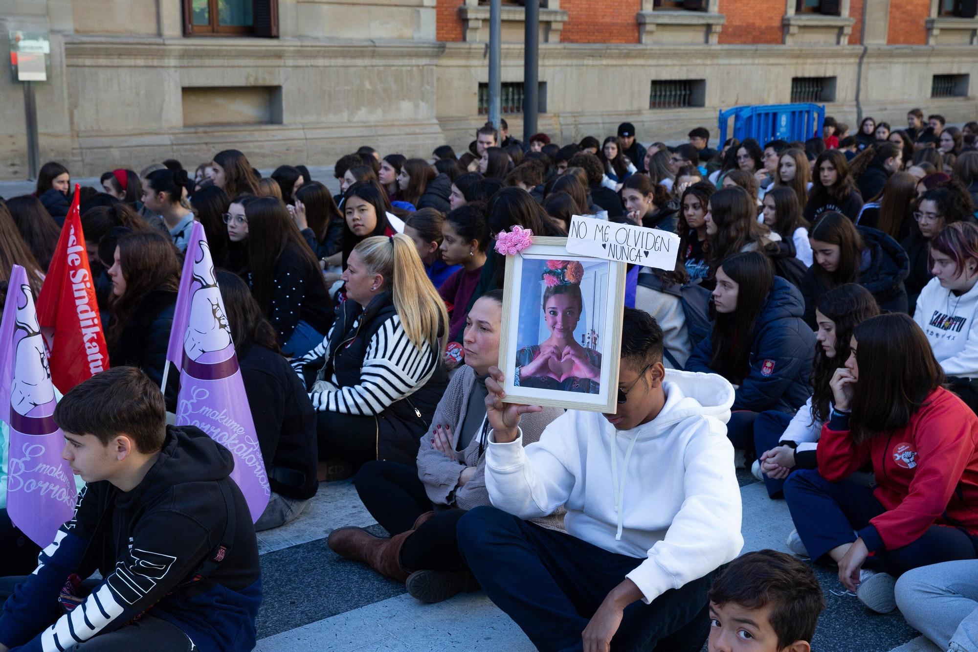 Protesta estudiantil en Pamplona por la muerte de la joven Sandra Peña