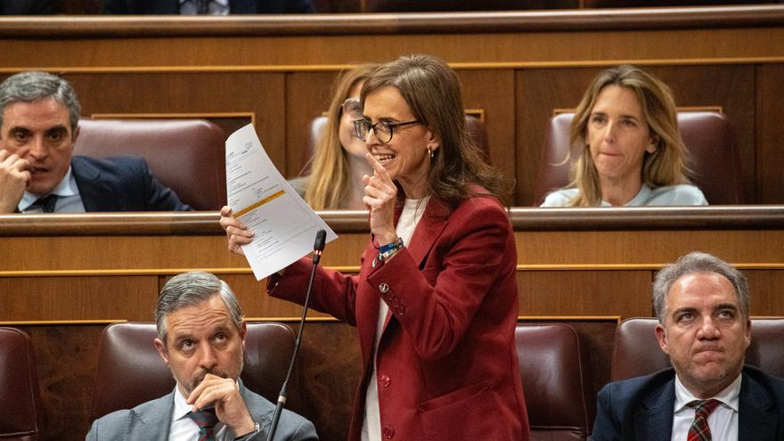 Sumar teme que el PSOE pacte con la derecha y el PP lo descarta