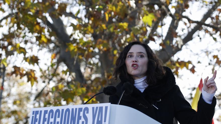 Ayuso asegura que ETA está &quot;preparando su asalto a Euskadi y Navarra&quot; mientras &quot;sostiene&quot; a Sánchez en el Gobierno