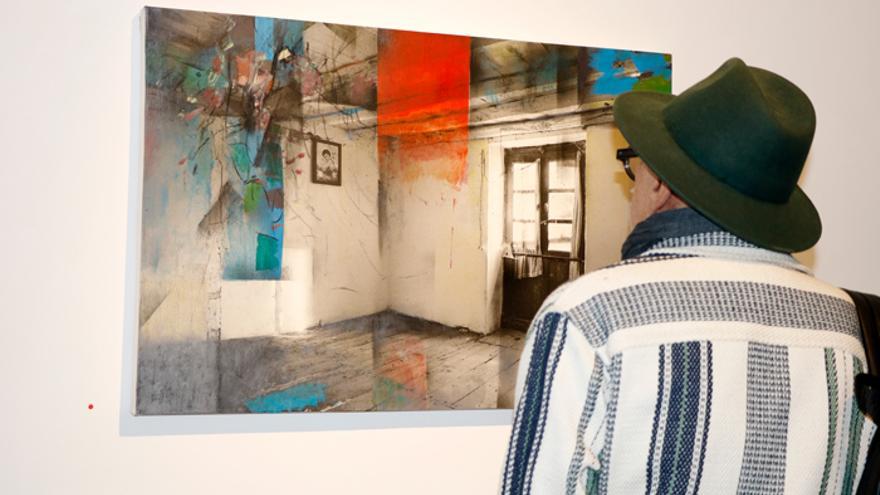 Abdol Hamid Pazoki ha pintado sobre las fotografías de Jila Mokhtari.