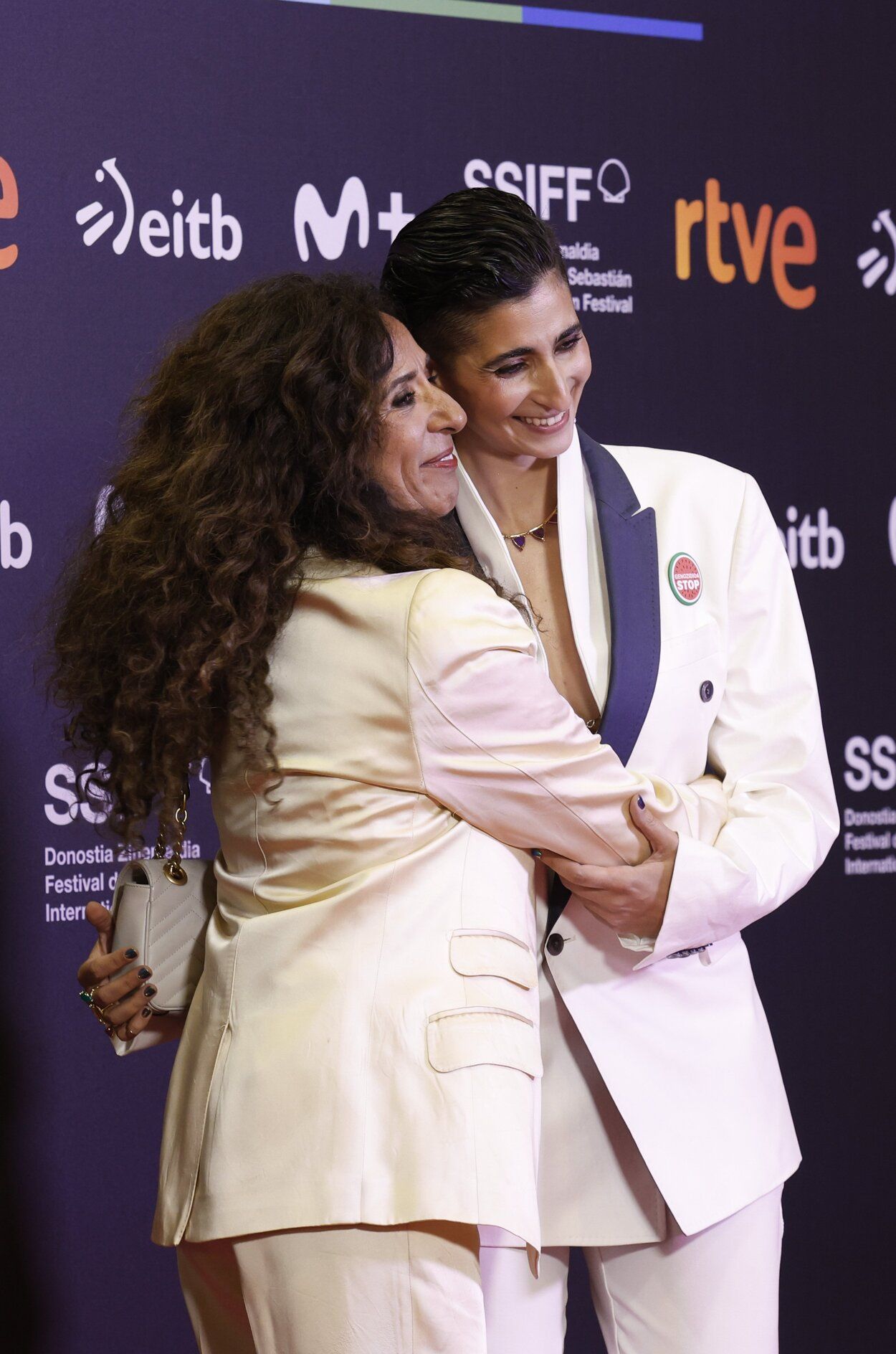 Rosario y Alba Flores