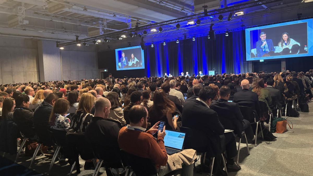 El Dr. Antonio González, durante la conversación posterior a la presentación de los resultados en el congreso de ESMO en Berlín