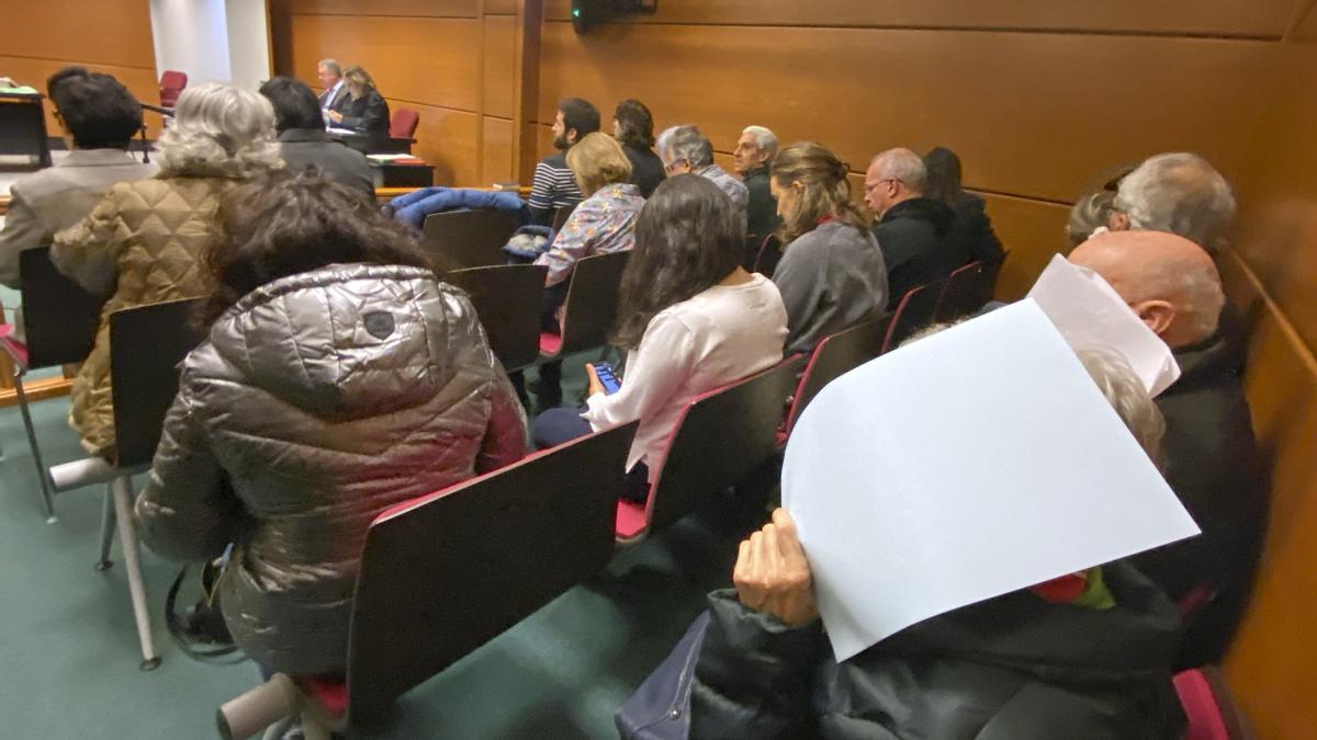 Los antiabortistas acusados de un delito de acción por concentrase frente a una clínica de Vitoria, este martes