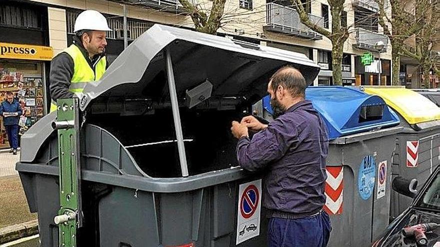Contenedores de Altza y Aiete tendrán  chips  solares para conocer su nivel de llenado