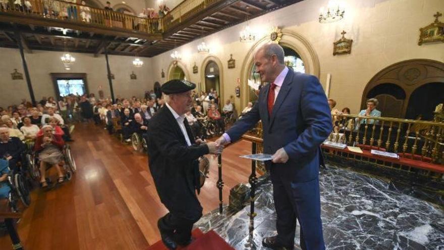 Ediles de PNV, PSE y PP asisten a la fiesta de la Casa de la Misericordia