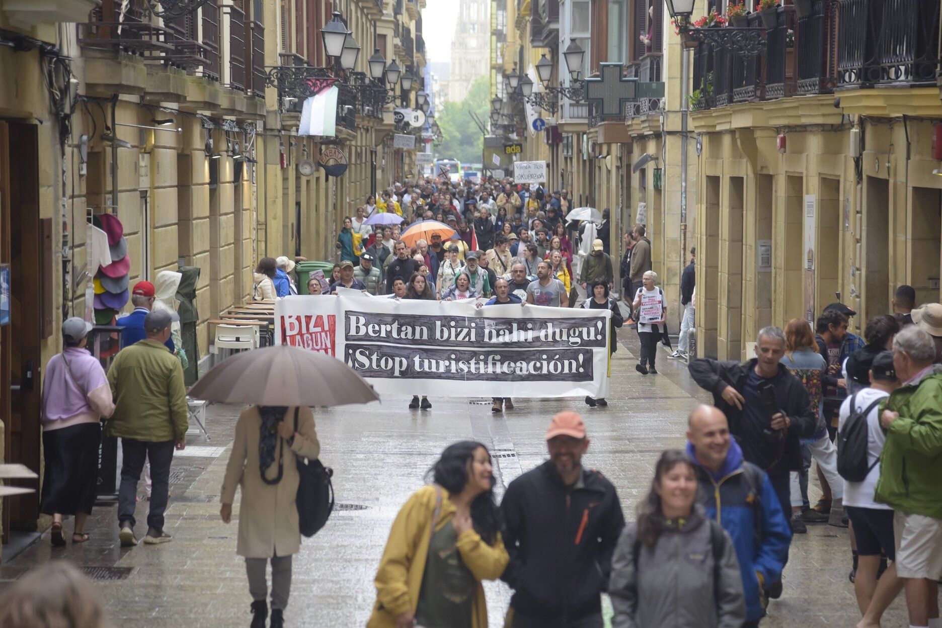 Donostia sale a la calle para protestar en contra de la turistificación