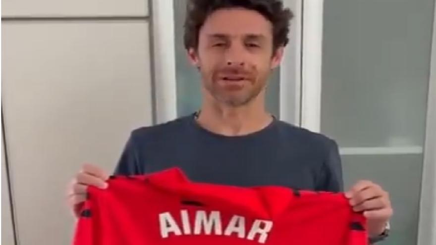 De (Pablo) Aimar a Aimar (Oroz): &quot;Sigue disfrutando y haciendo disfrutar&quot;