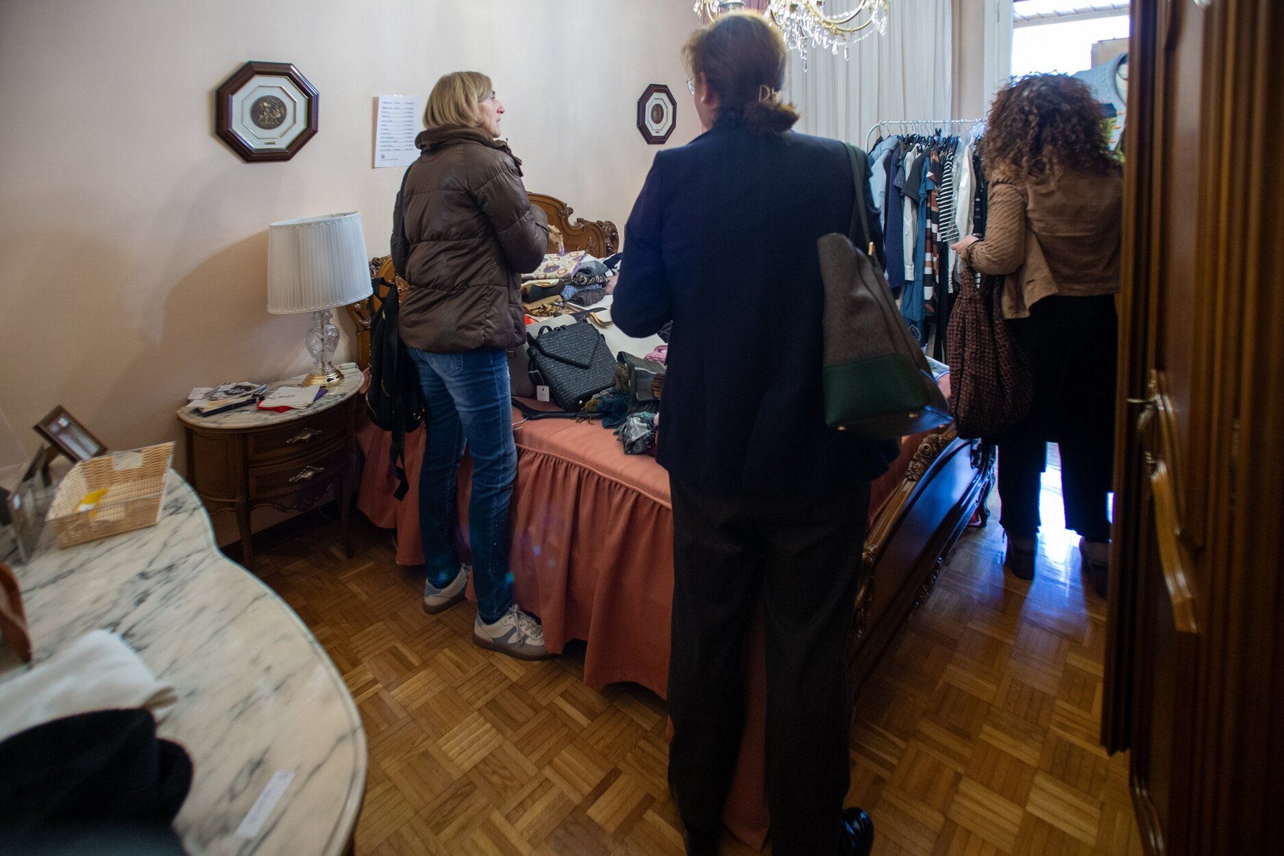 Mercadillo de Pamplona en la calle Miguel Astráin.