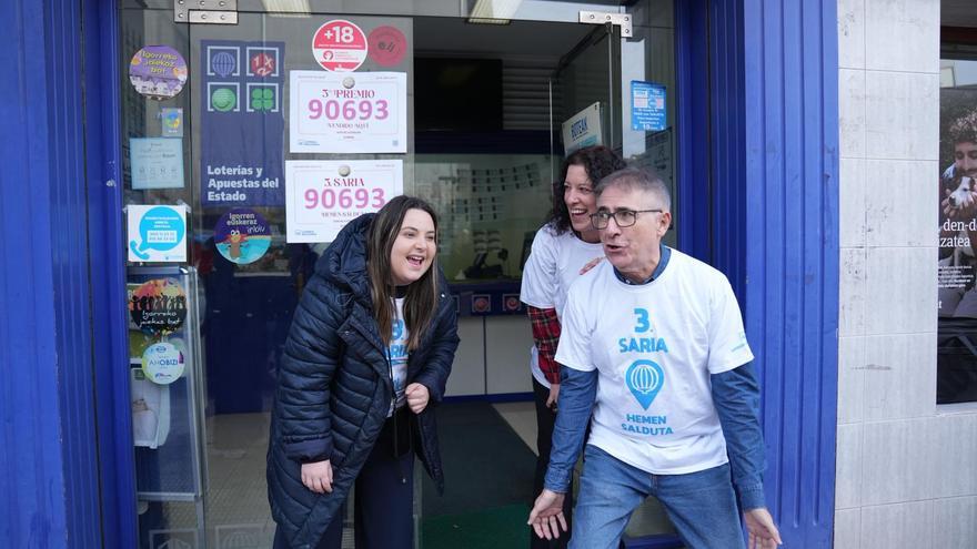 Juantxu Martínez, dueño de la administración de lotería de Igorre: "Mi mujer me dice que soy un tío con suerte"