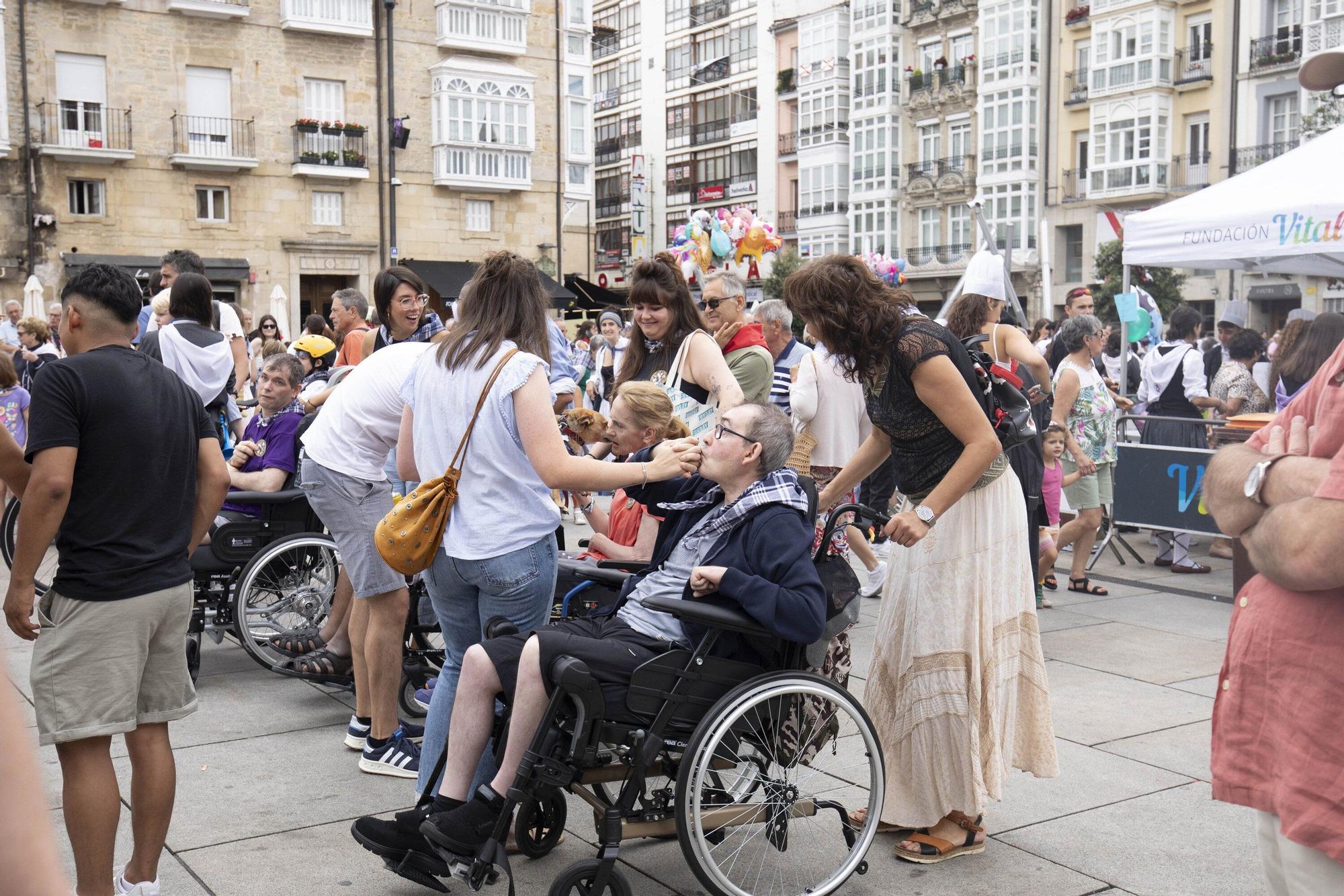 En imágenes: La fiesta continúa en las calles de Gasteiz este 6 de agosto