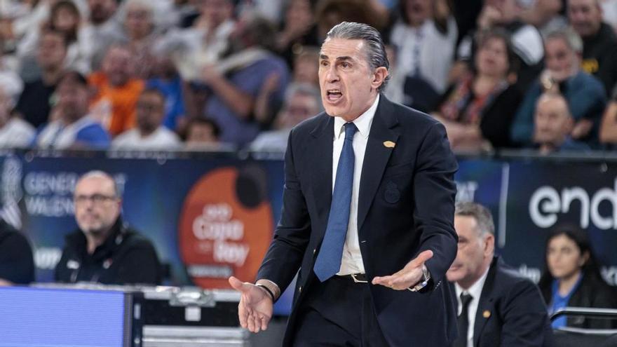 Scariolo, señalado en las derrotas blancas