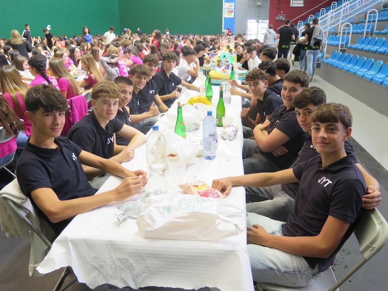 El Día de las Cuadrillas de fiestas de Urretxu, en imágenes