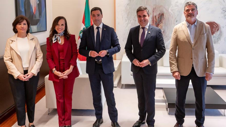 Pradales y la presidenta de Redeia acuerdan "acelerar" los proyectos de Red Eléctrica en Euskadi