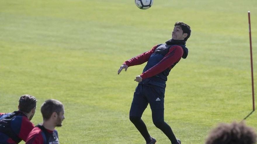 El exrojillo, en un entrenamiento de Osasuna.