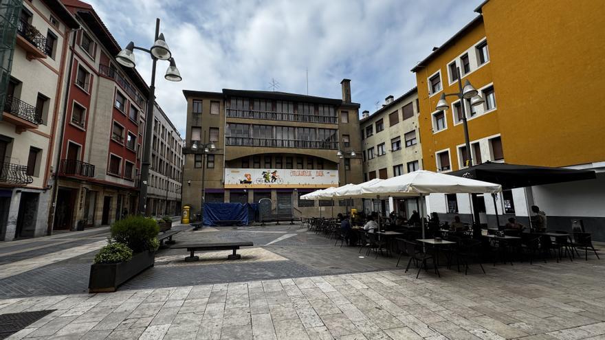 Martxan da Correos eraikina eraisteko eta Udaletxeko plaza handitzeko proiektu-lehiaketa