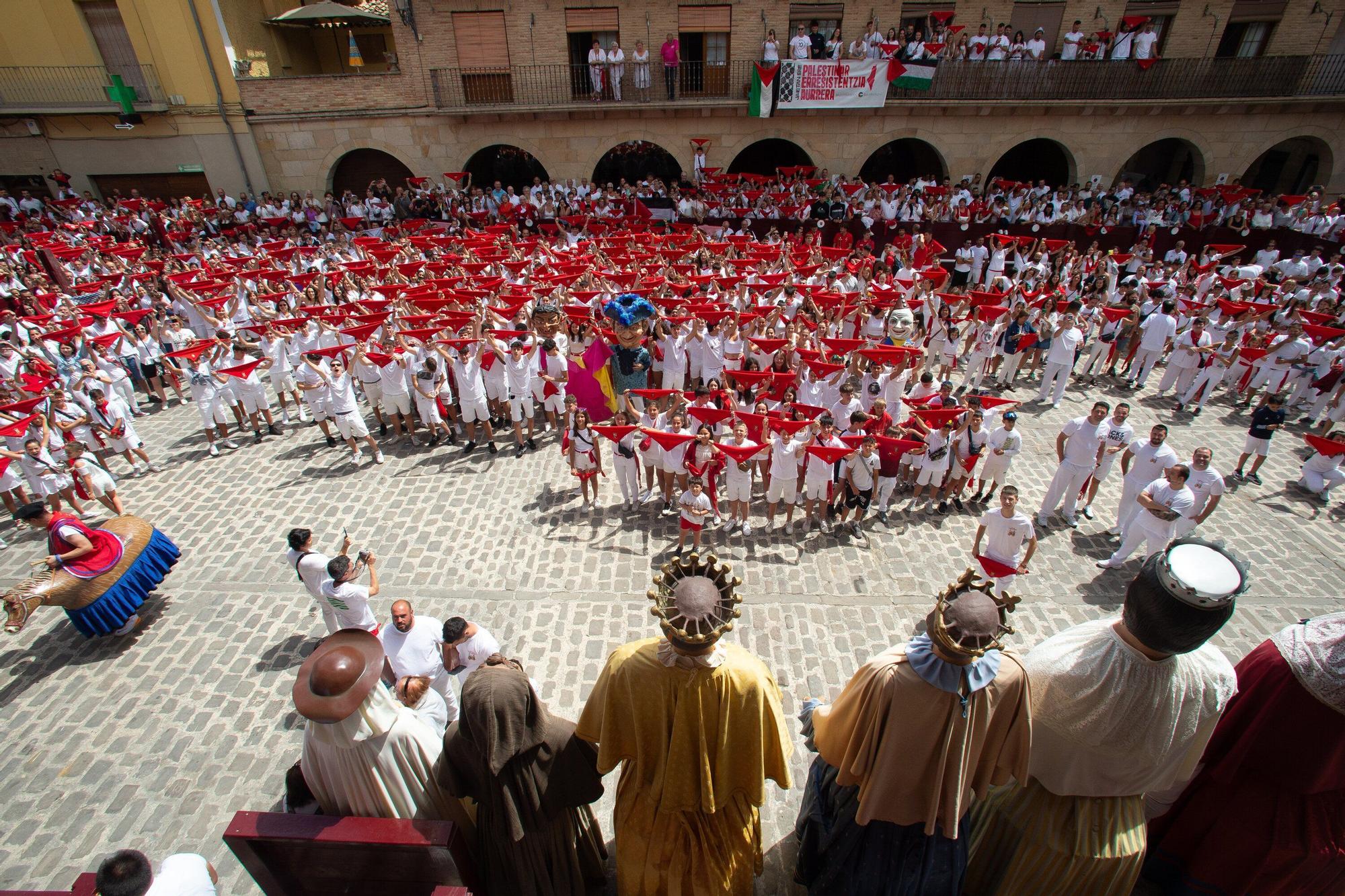 Chupinazo de las fiestas de Puente La Reina / Gares 2025