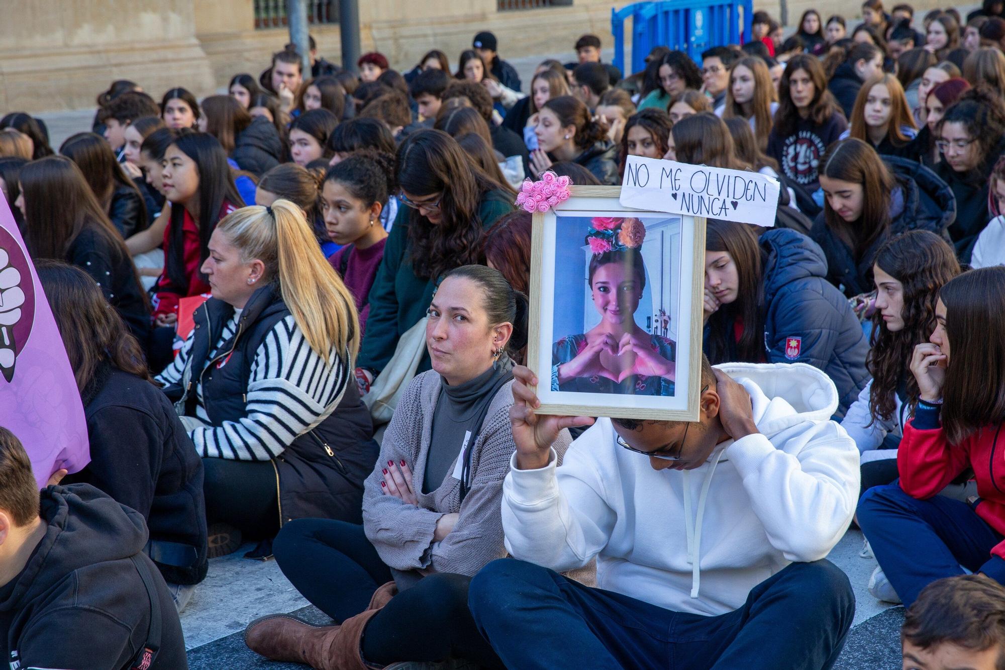 Protesta estudiantil en Pamplona por la muerte de la joven Sandra Peña