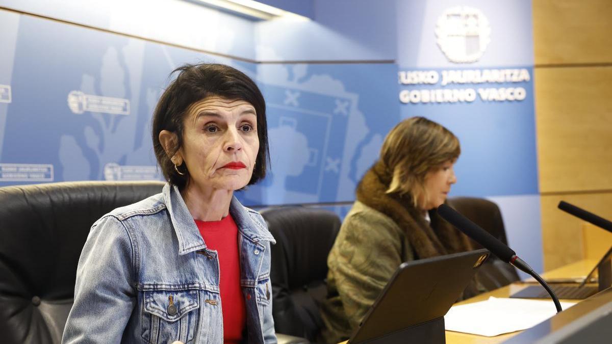 La consejera de Bienestar, Juventud y Reto Demográfico, Nerea Melgosa, durante la presentación de los últimos datos correspondientes a este Servicio de Atención Telefónica a las Mujeres Víctimas de la Violencia contra las Mujeres (Satevi).