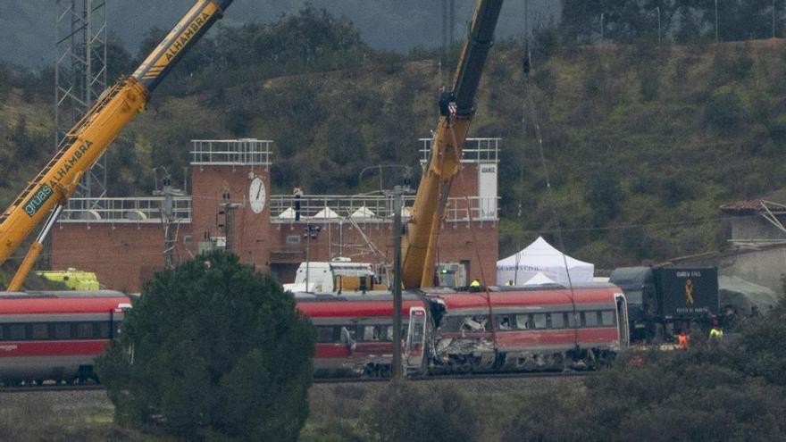 Directo | La Guardia Civil ya ha identificado a 41 de las 43 víctimas mortales del accidente de Adamuz