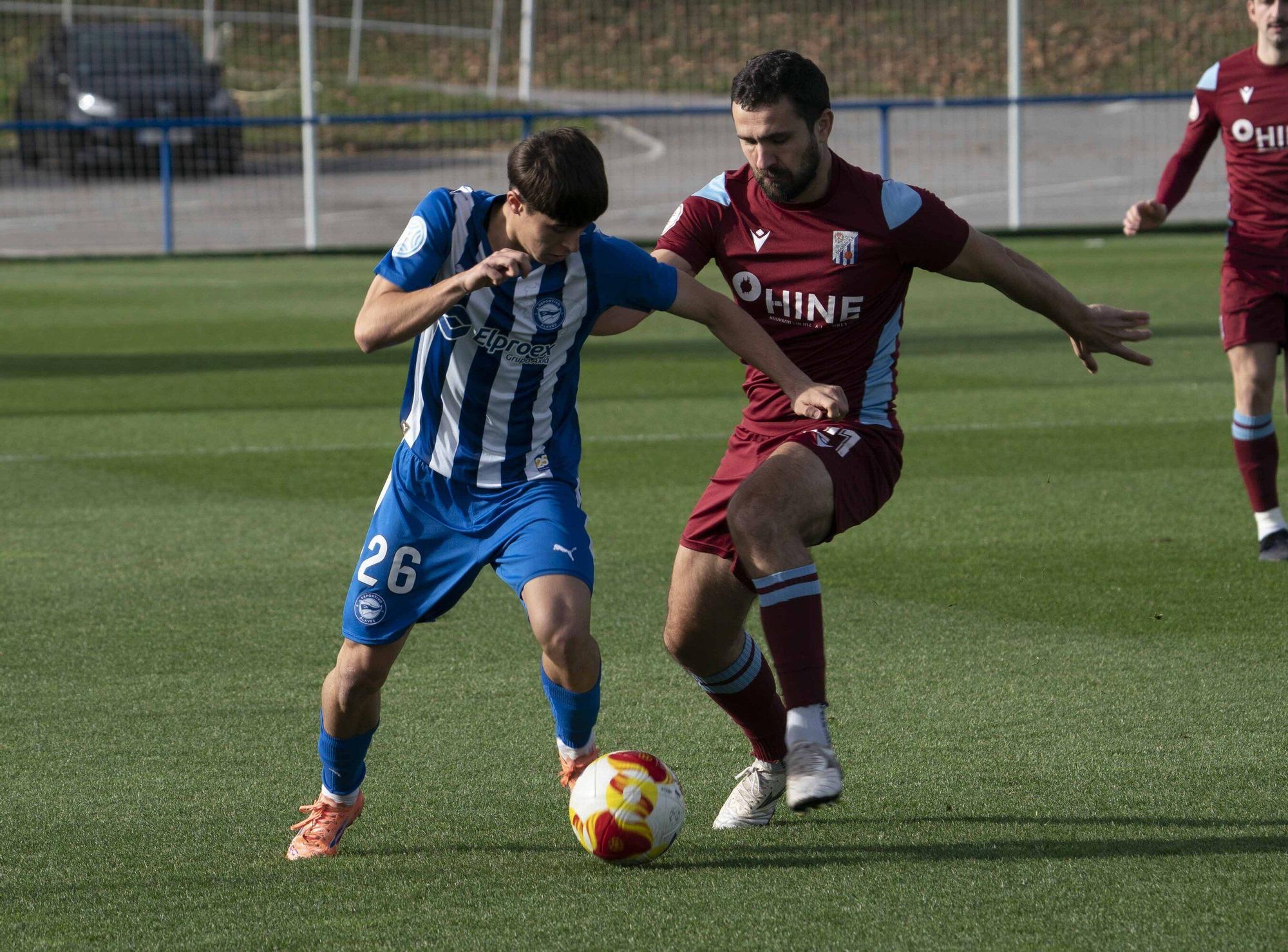 En imágenes: El 'Miniglorias' vence al Beasain en Ibaia
