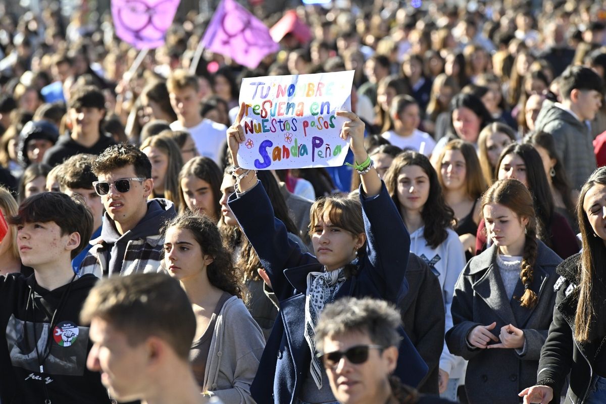 Estudiantes salen a la calle en Bilbao contra el 'bullying'