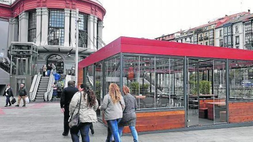 Un cubo acristalado para  el cobijo del sol y de la lluvia