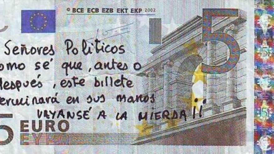 Una plataforma digital promueve dejar mensajes en los billetes como &#039;desahogo&#039; ciudadano