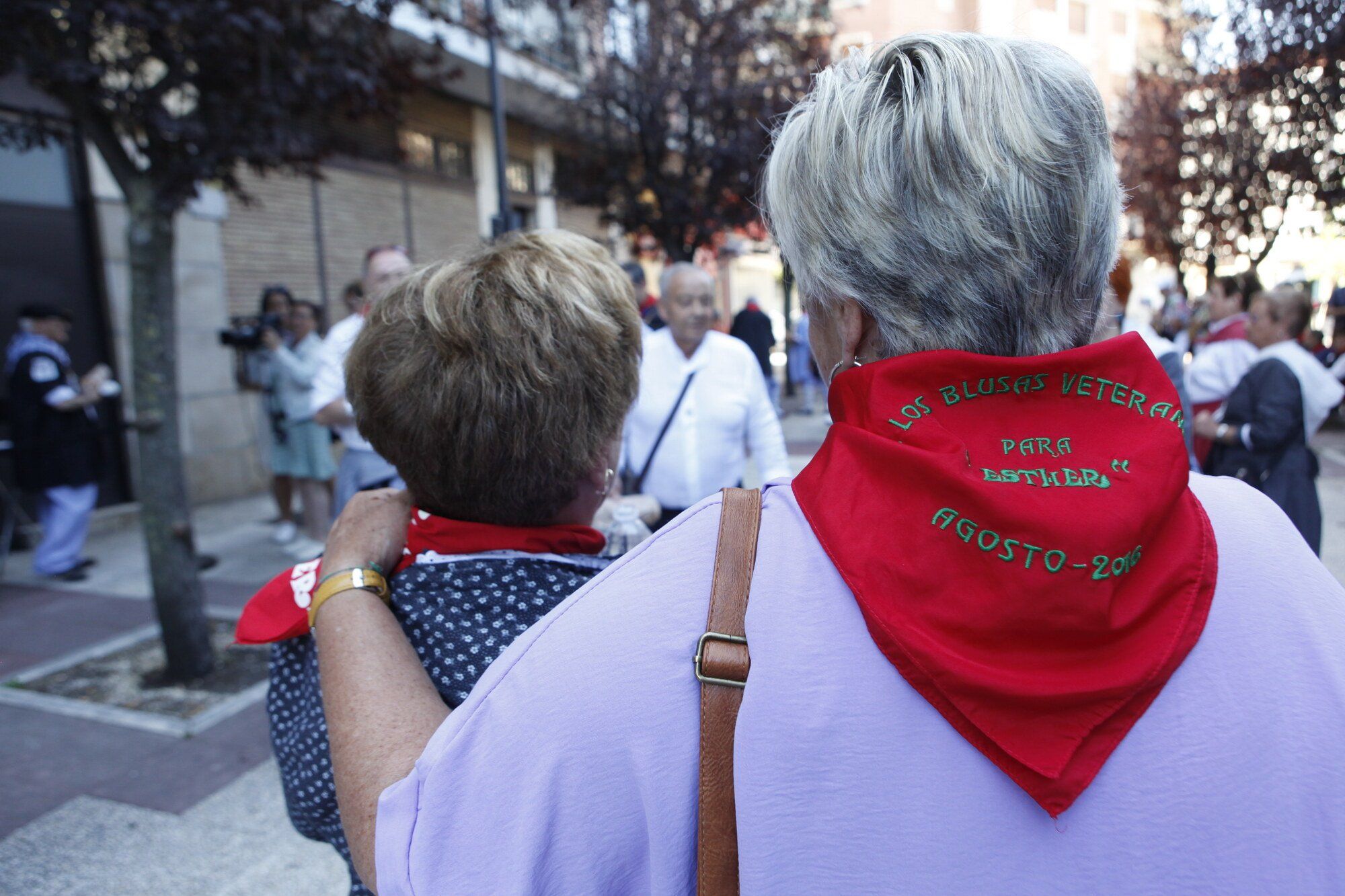 Los blusas y neskas veteranos ya disfrutan de su día en La Blanca