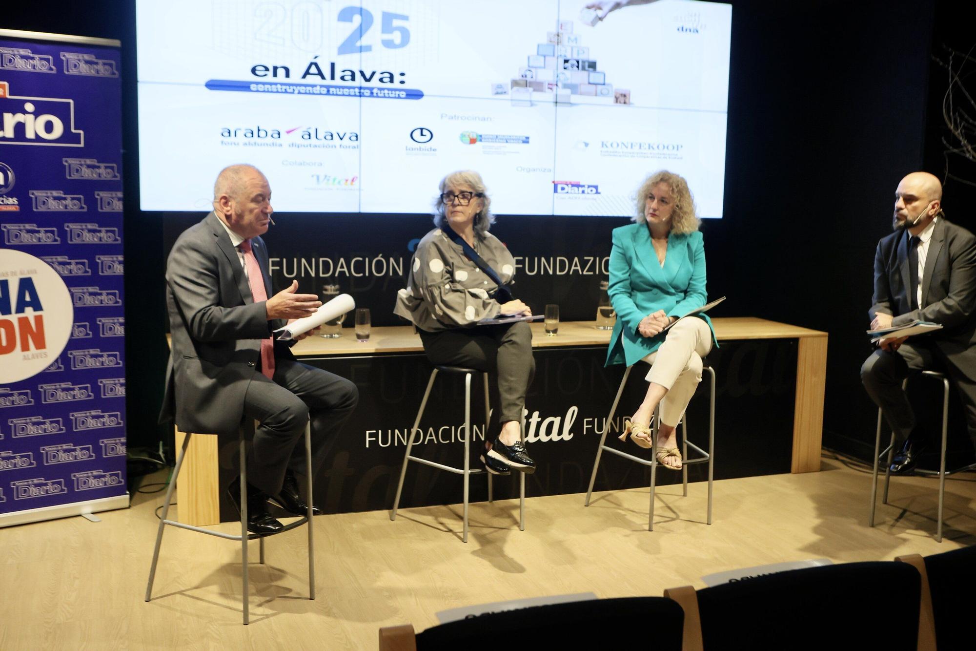 En imágenes: DNA aborda la situación del mercado laboral en Álava