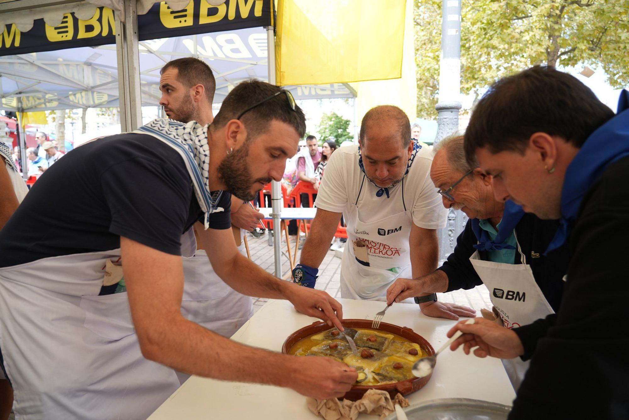 En imágenes: el bacalao al pil-pil toma El Arenal