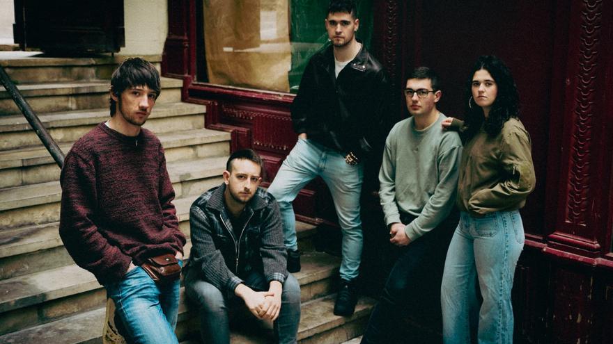 El grupo navarro Burutik, en la Plaza de la Compañía