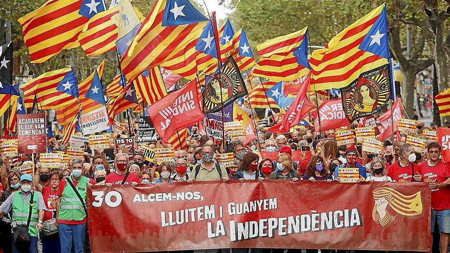 Otra multitudinaria marcha del independentismo en Barcelona