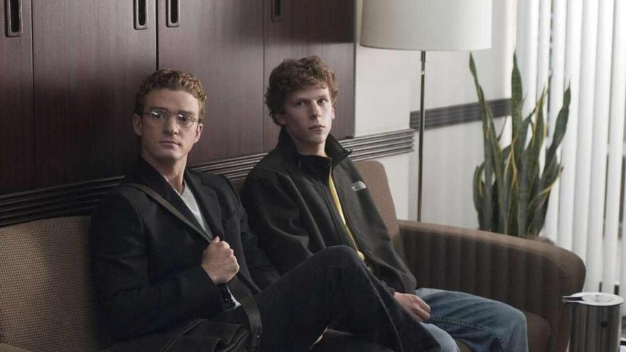 Vitoria mira a la actualidad mundial con Periodismo a Pie de Calle