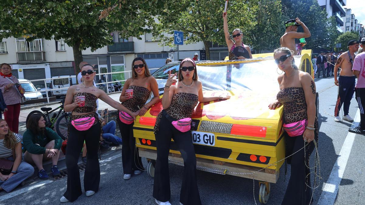 El coche amarillo se llevó el premio a la propuesta más original.