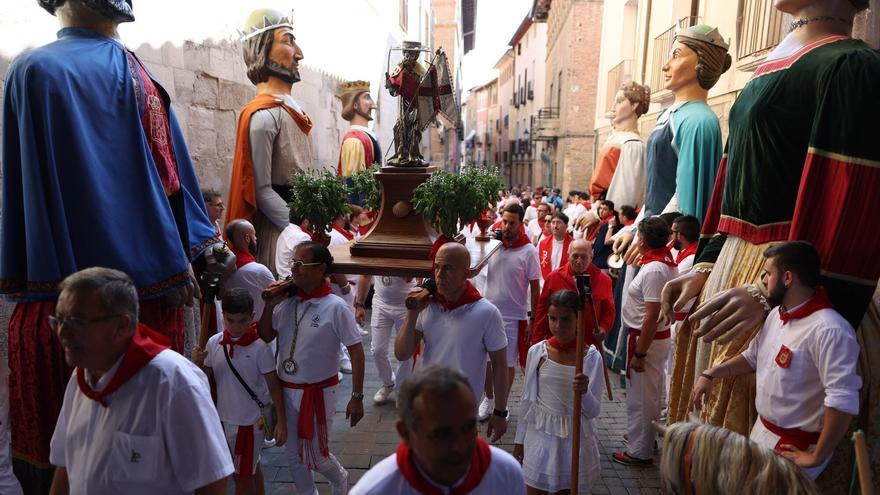 Fotos de la procesión de Santiago en las fiestas de Tudela 2023