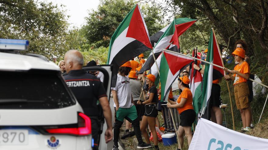 Pike Bidea: un muro teñido de ikurriñas, protestas y calor popular