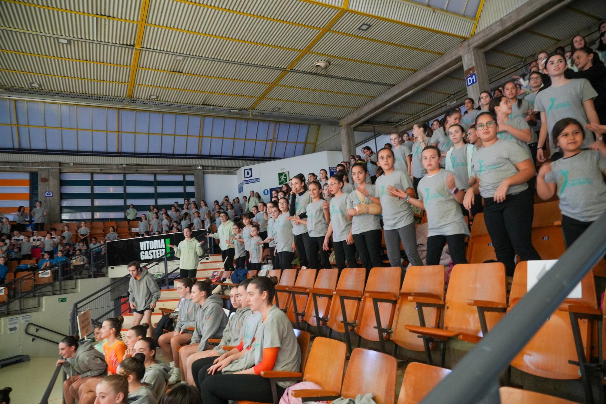 En imágenes: Mendizorroza disfruta la 30ª Gala Internacional Navideña de Gimnasia